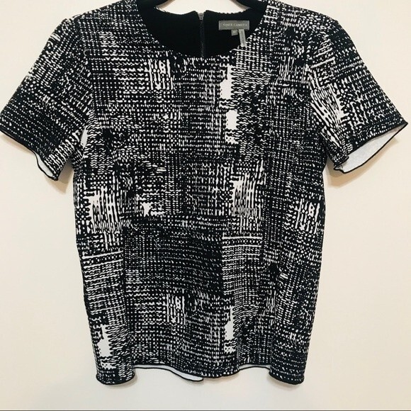 Vince Camuto Black top  crew neckline Short Sleeve Top size XS - Picture 1 of 8